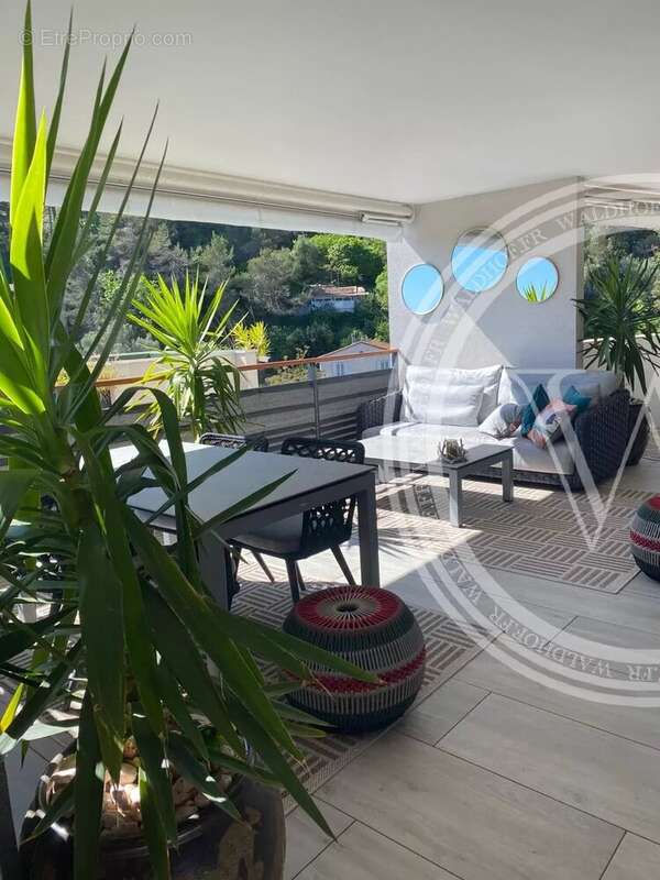 Appartement à EZE