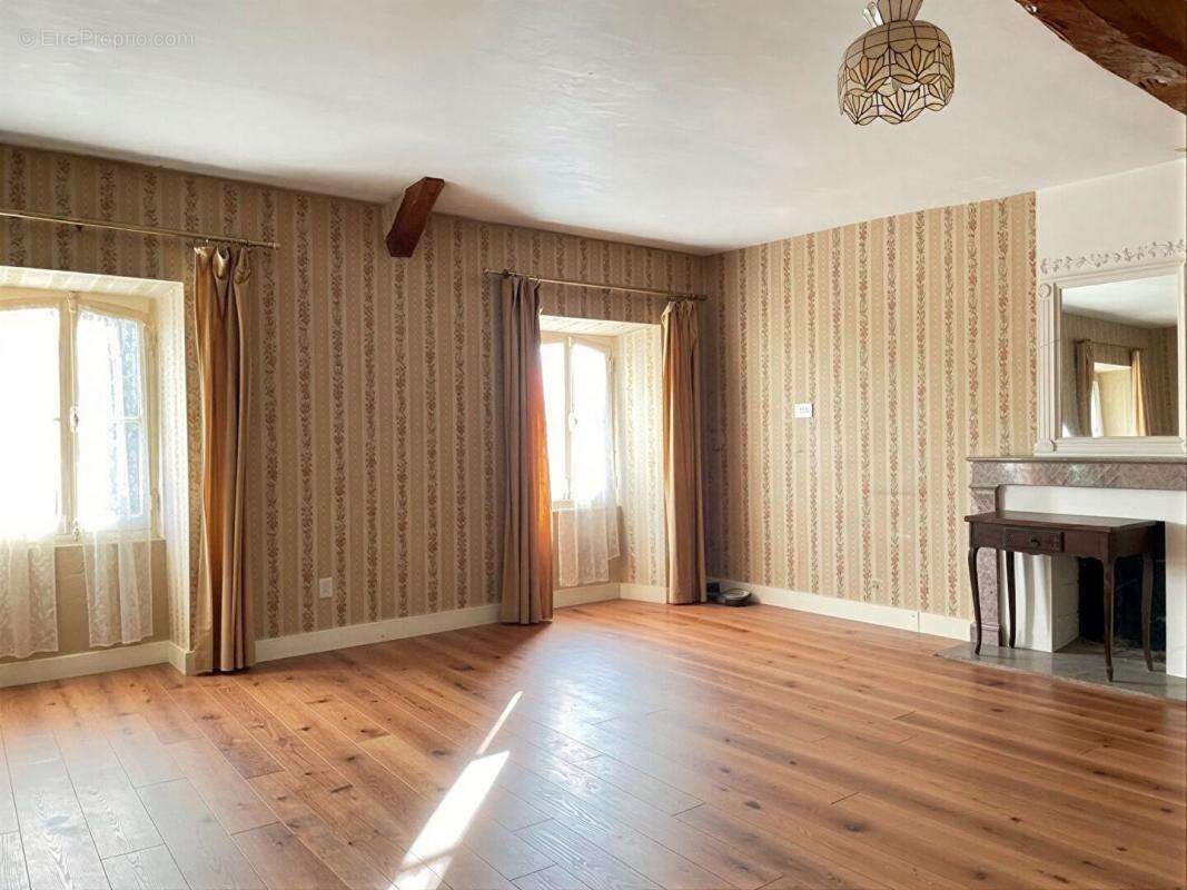 Maison à AIGREFEUILLE-D'AUNIS