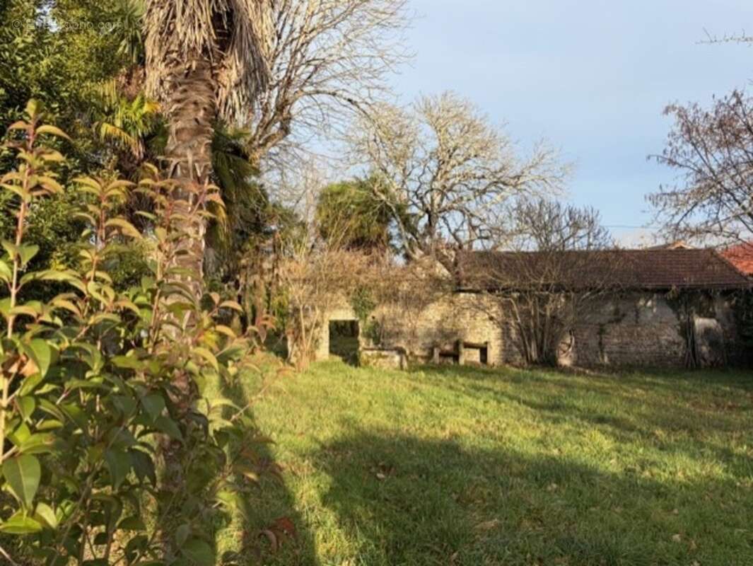 PLAISANCE DU GERS(32): MAISON BOURGEOISE avec garages et dependances , dans son jus, 190m2 sur terrain paysagé et pâture de 5.00 - photo 30