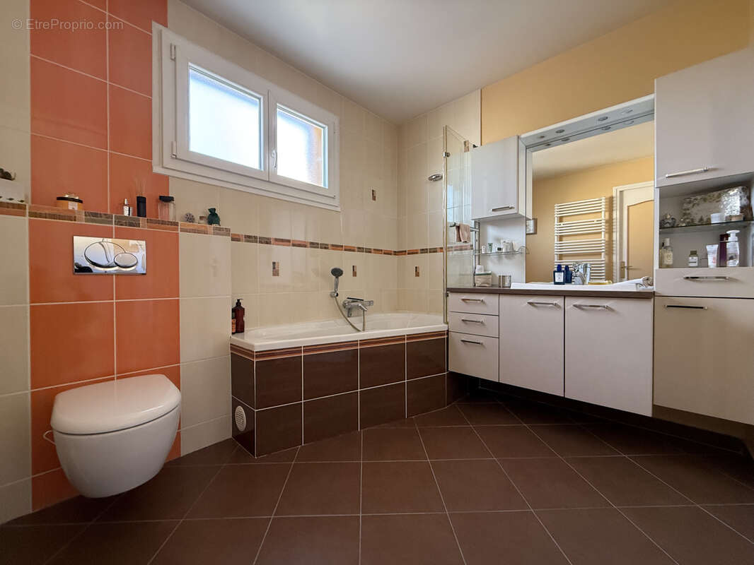 Maison à LE BLANC-MESNIL