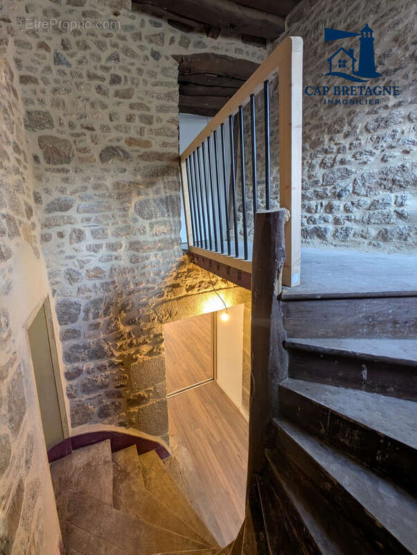 Maison à QUINTIN