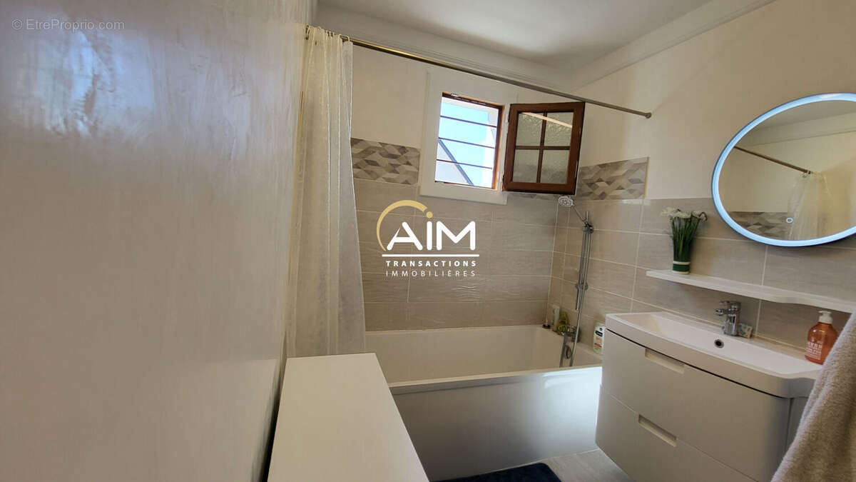 Maison à LA VILLE-AUX-DAMES