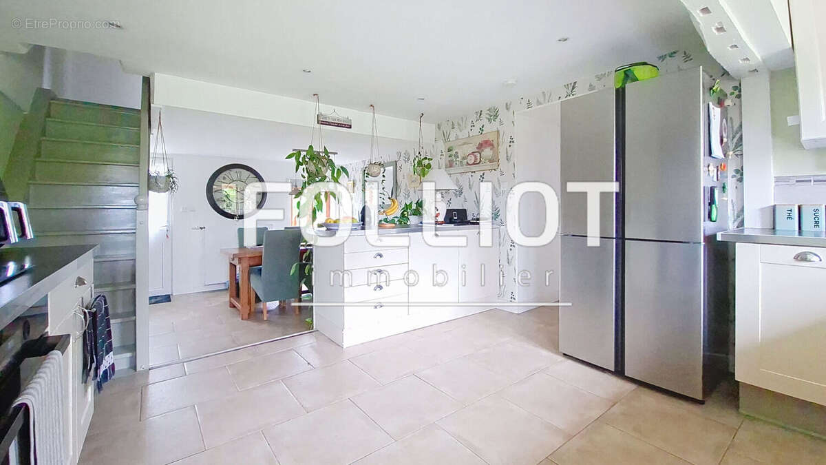 Maison à SAINT-GEORGES-DE-LIVOYE