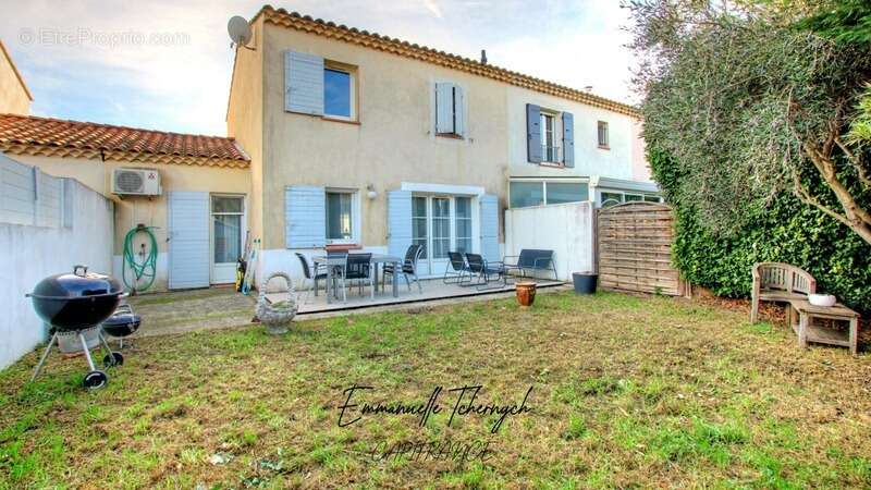 Maison à PELISSANNE