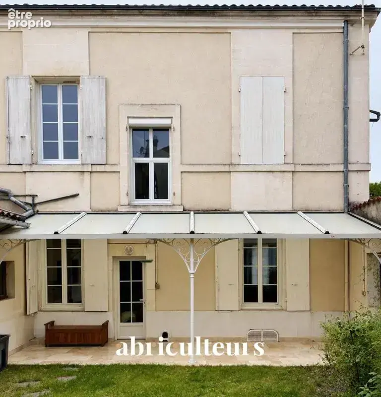 Élégante maison de caractère de 185 m² avec jardin – Cognac Jardin Public (16100) - photo 19