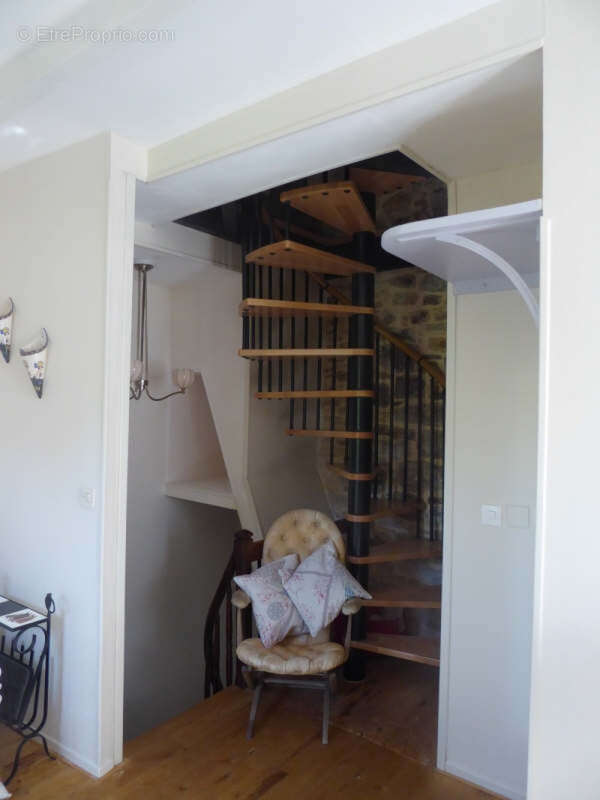 Maison à PUY-L&#039;EVEQUE