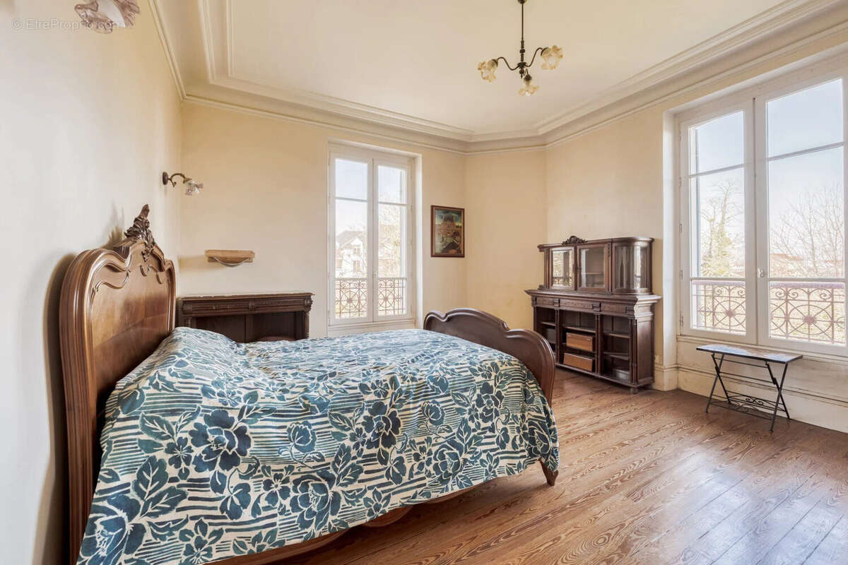 Maison 246 m² à Meaux  - photo 8