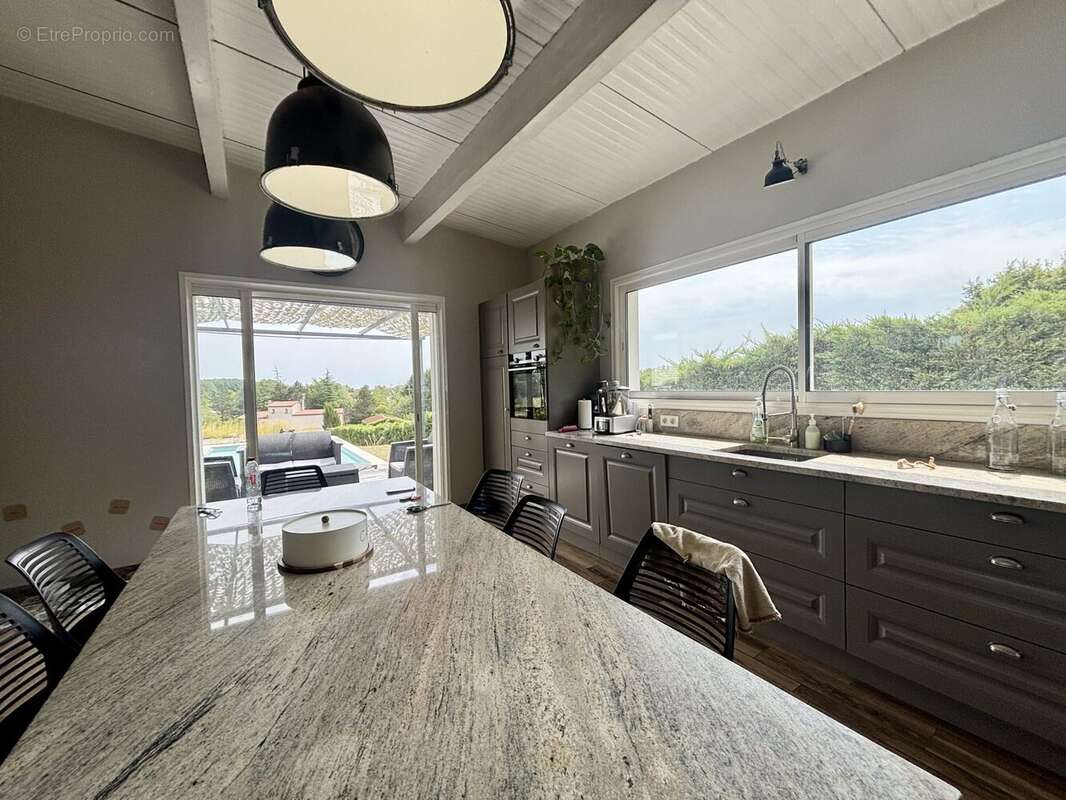 Maison à LA CROIX-BLANCHE