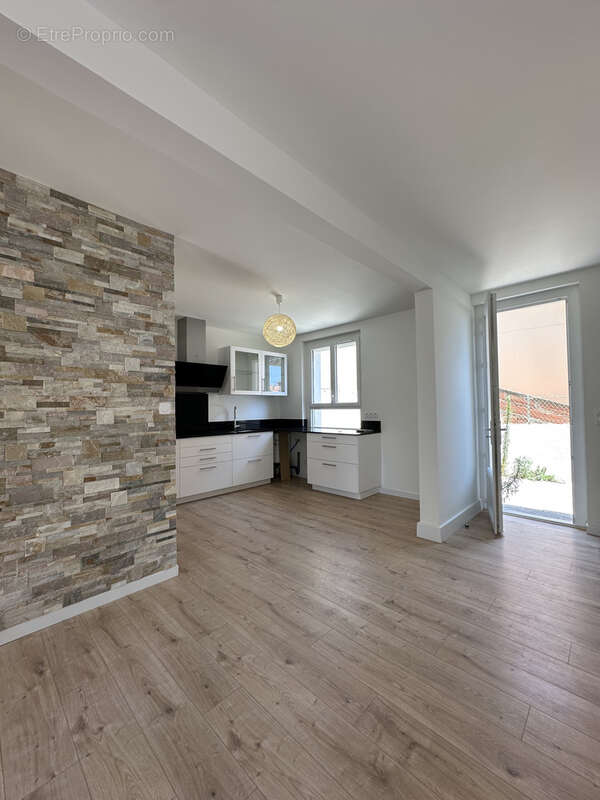 Maison rénovée, 3 chambres, terrasse - photo 3