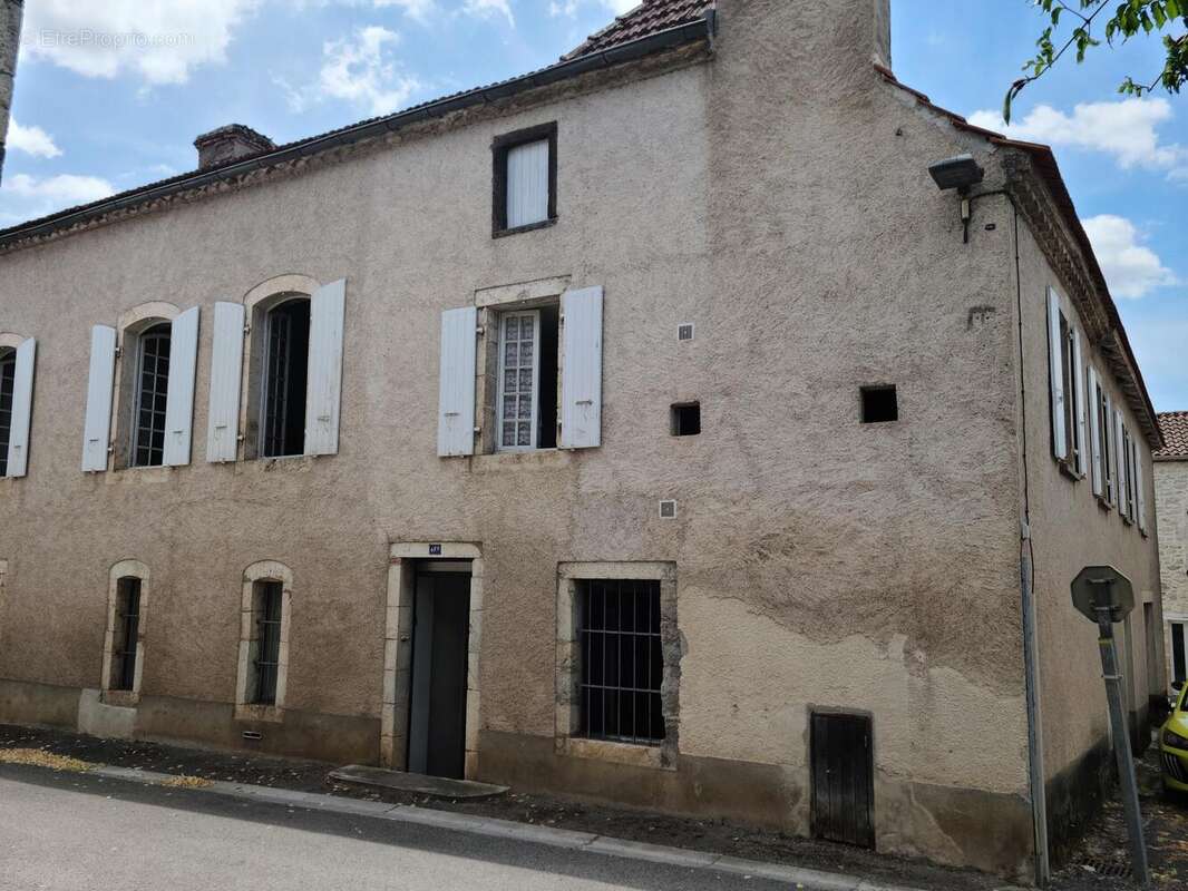 Photo 2 - Maison à MERCUES
