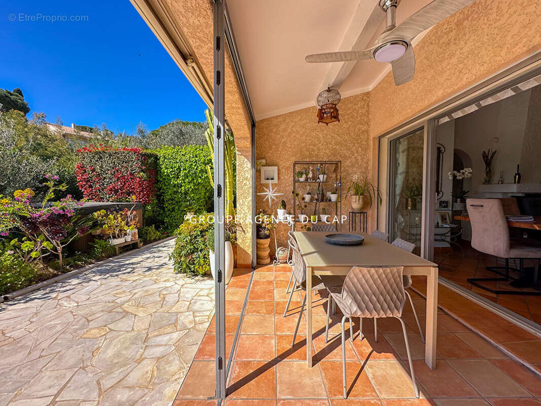 Villa avec piscine garage car port joli jardin paysagé, à pieds des plages de sainte-maxime la nartelle - photo 14
