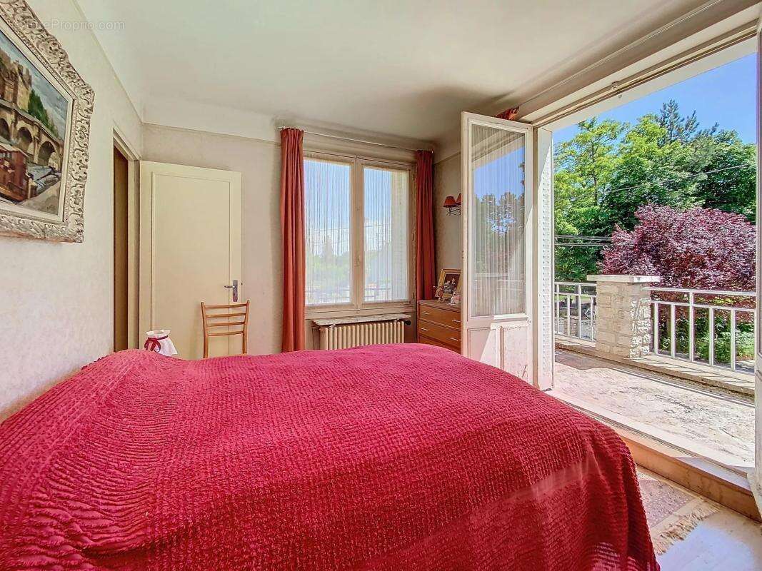 Maison à SAINT-PIERRE-LES-NEMOURS