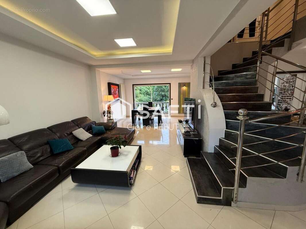 Photo 3 - Maison à VAUJOURS