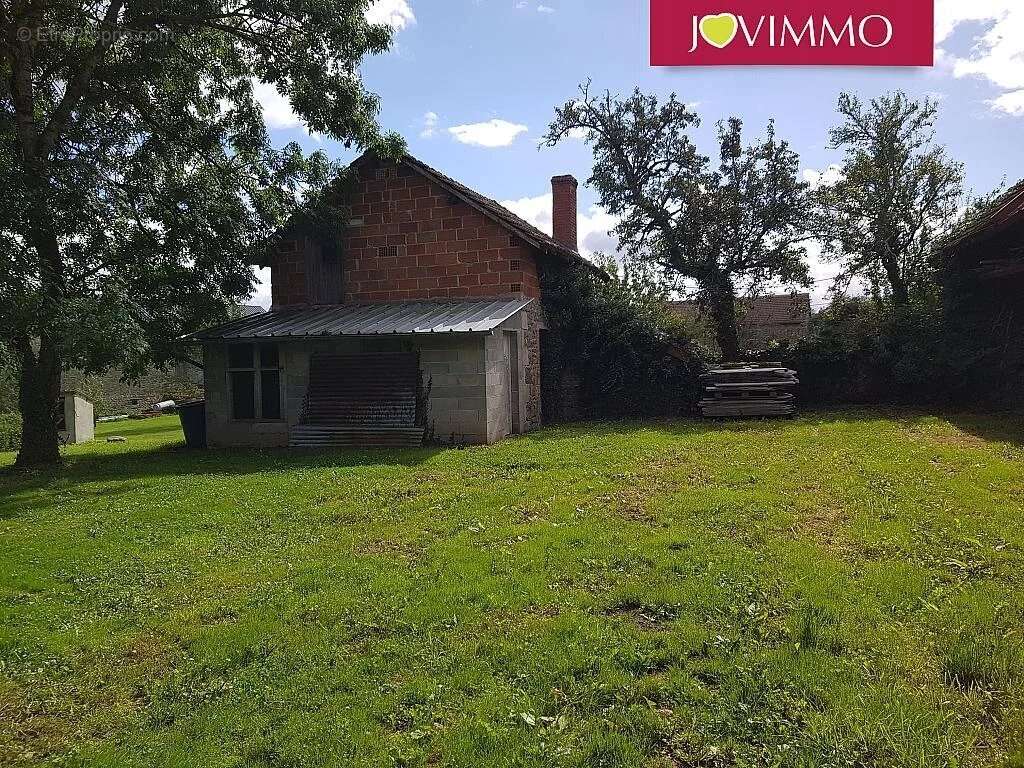 Maison à SAINT-PRIEST-DES-CHAMPS