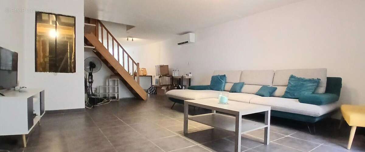 À Vendre : maison à fort potentiel à ABEILHAN - photo 5