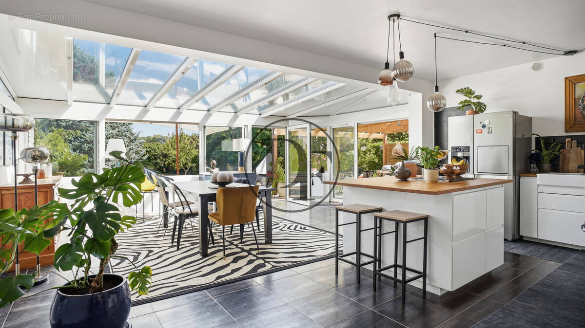 MAISON MONTIGNY-SUR-LOING - 190 M2 avec sous sol total et piscine - photo 2