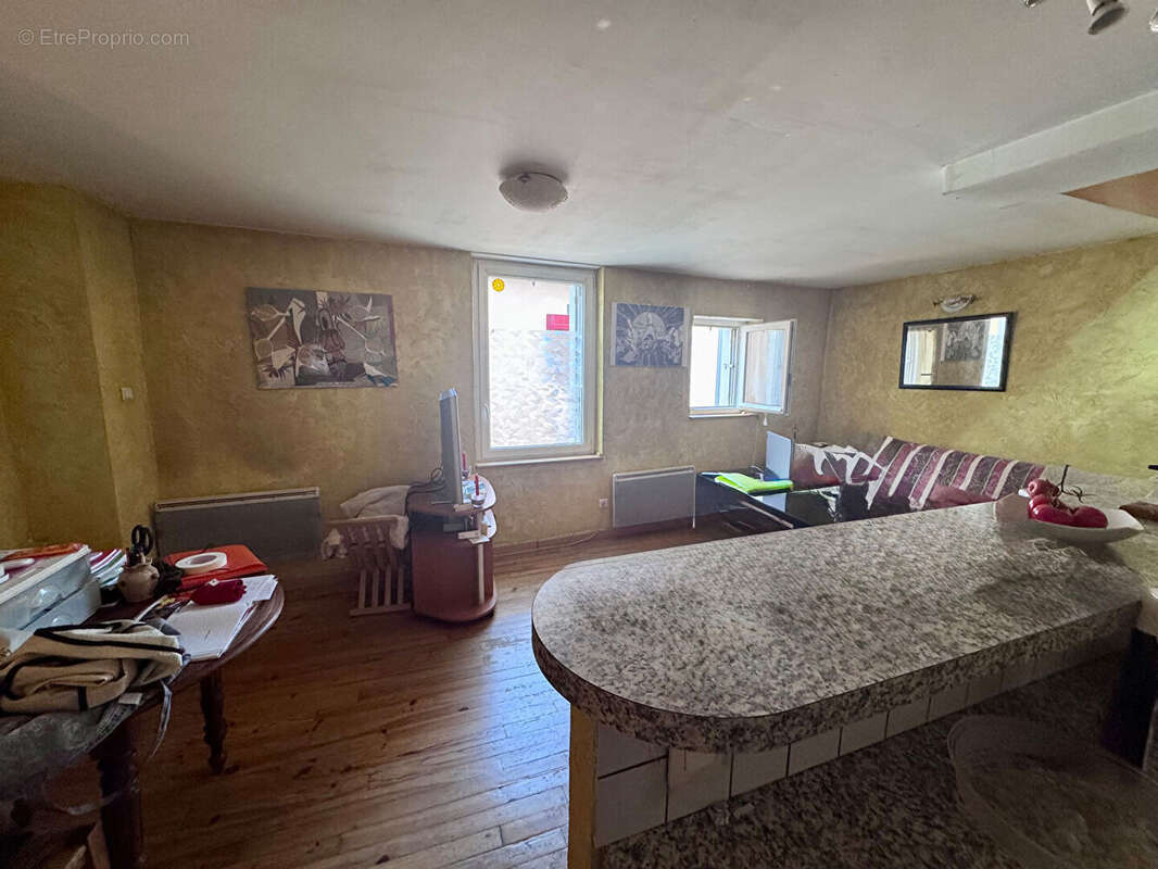 Maison à LES MARTRES-DE-VEYRE