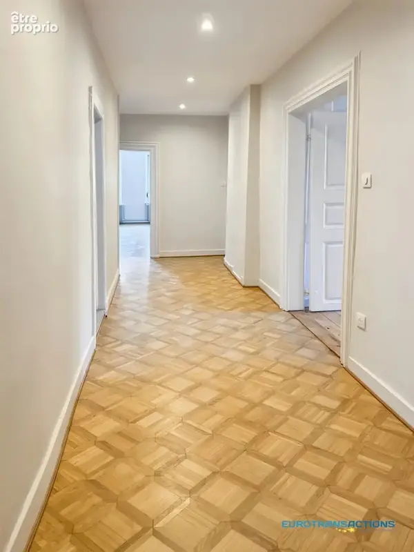 HAGUENAU CENTRE-VILLE – Spacieux appartement F3/4 de 106 m² dans un immeuble du XVIIᵉ siècle - photo 3