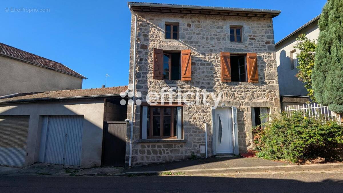 Maison à SAINT-REMY-SUR-DUROLLE