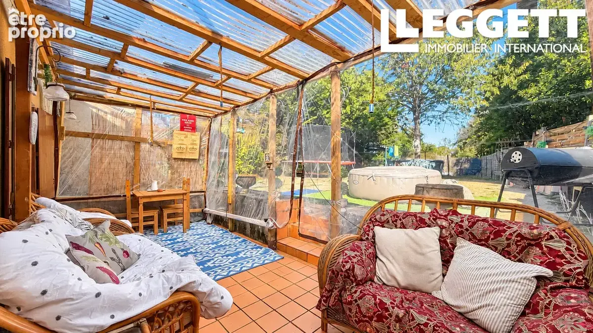Charmante maison de caractère avec dépendances, terrain et piscine chauffée - photo 7