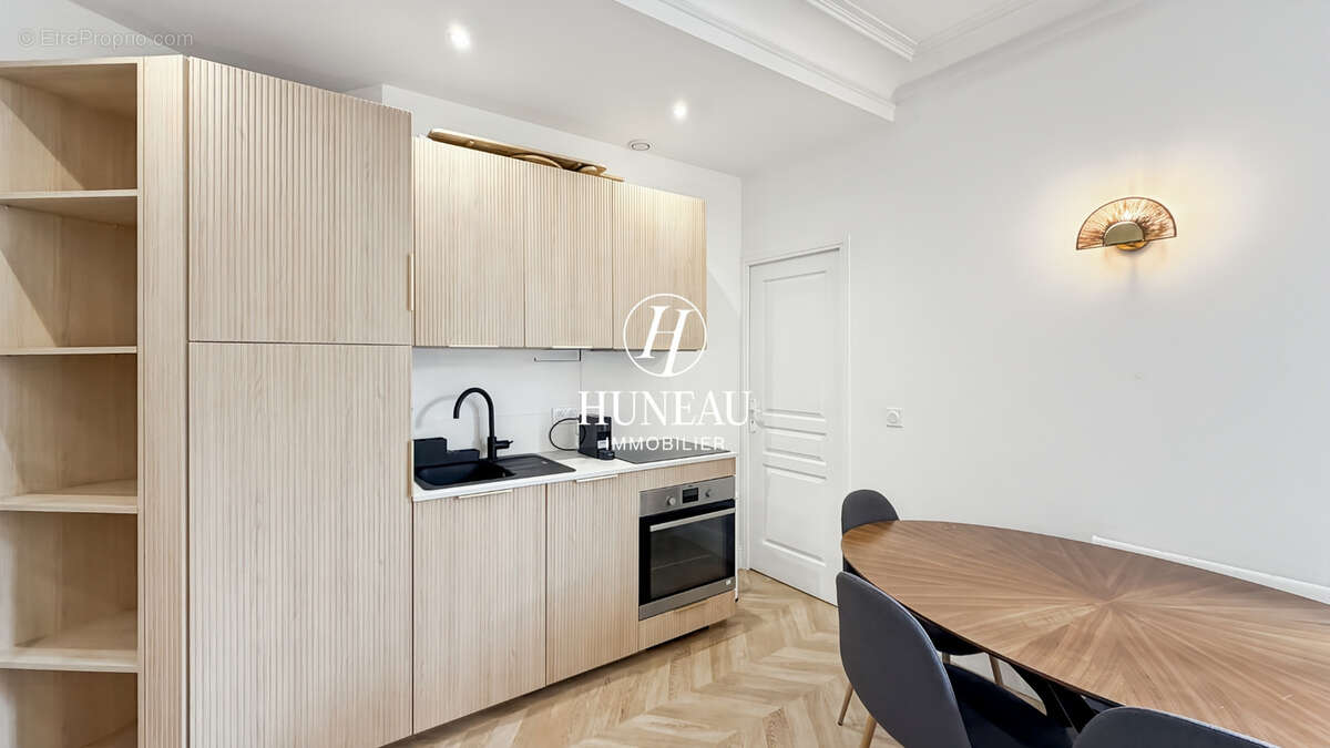 Appartement à PARIS-17E