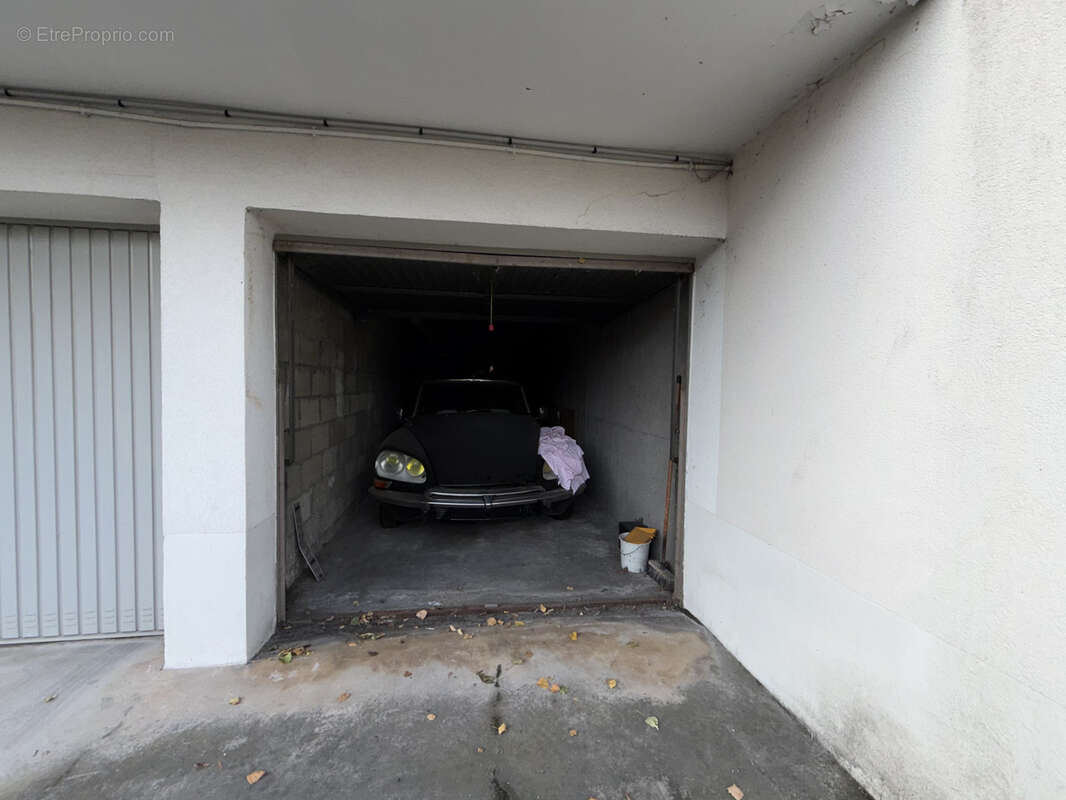 Parking à RUEIL-MALMAISON