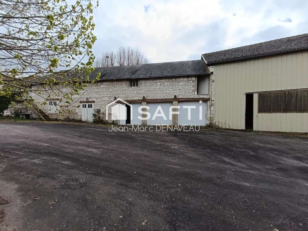 Photo 2 - Maison à CHAMPIGNY-SUR-VEUDE