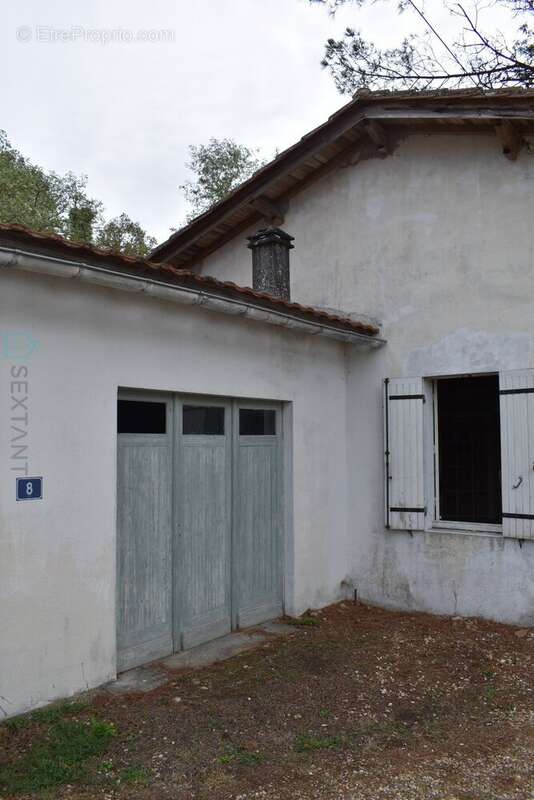 Maison plein pied de deux chambres au calme pres de la riviere a restaurer - photo 9