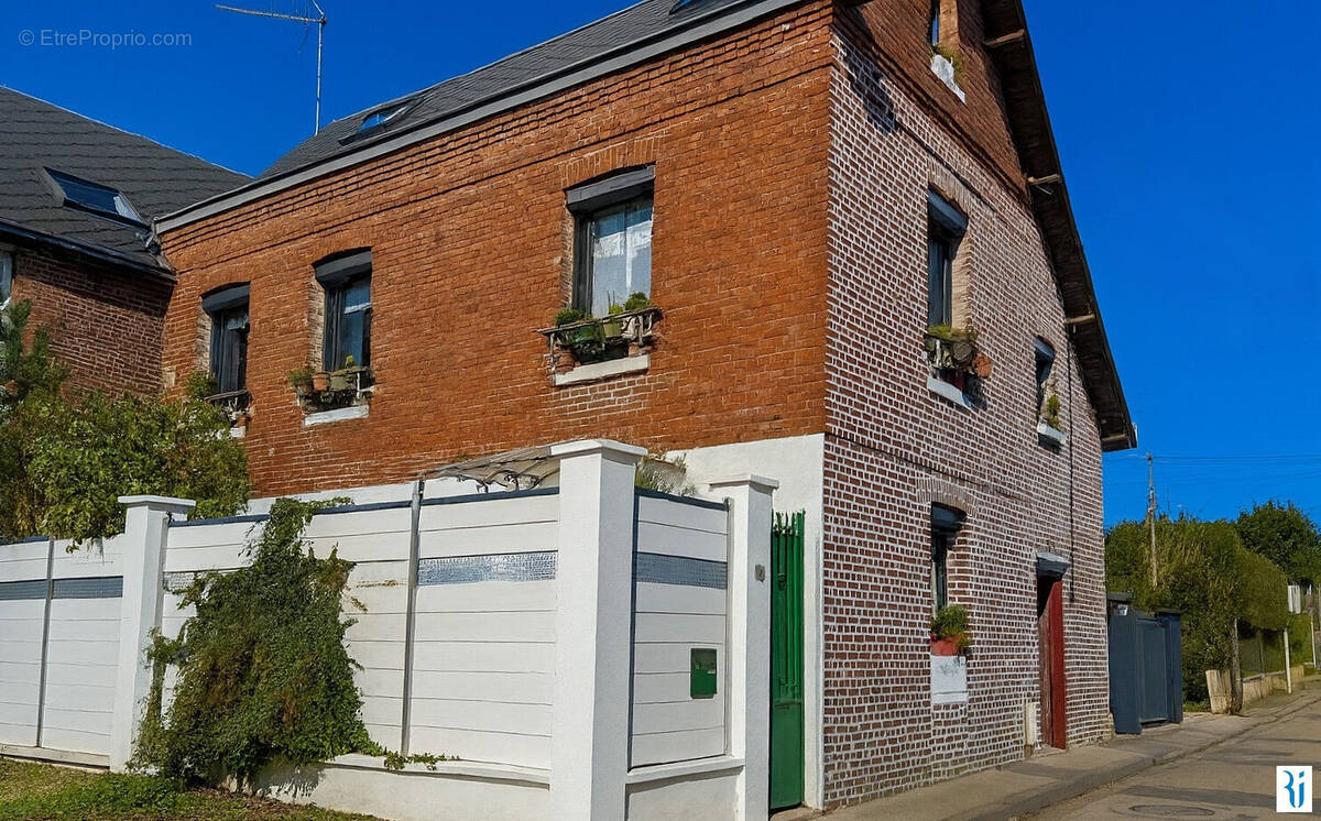 Maison à MONT-SAINT-AIGNAN