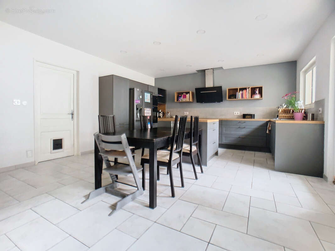 Maison à CHASSE-SUR-RHONE