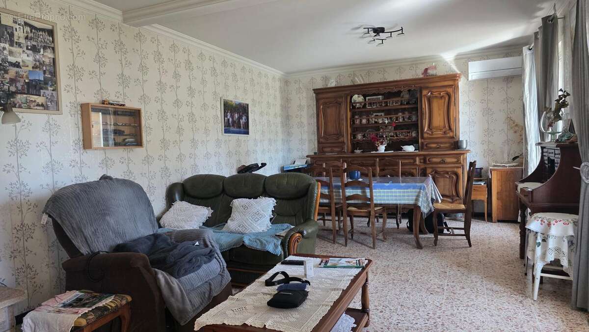 Maison à PELISSANNE