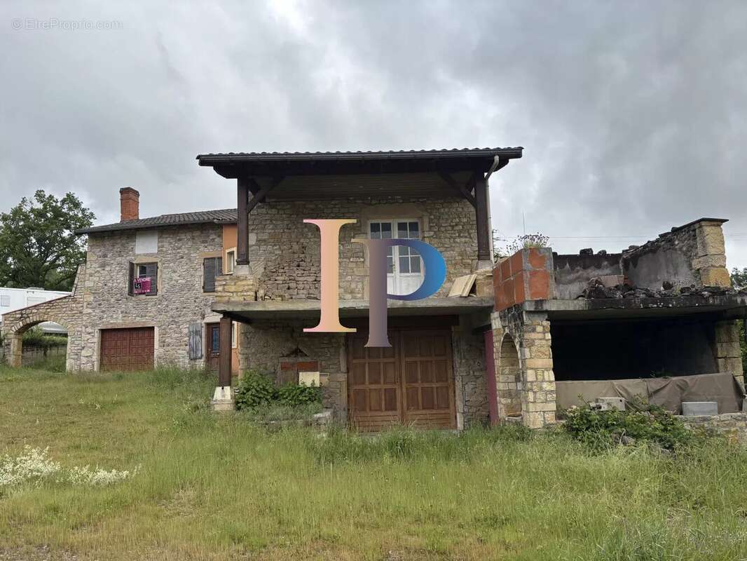 Maison à CHARLIEU