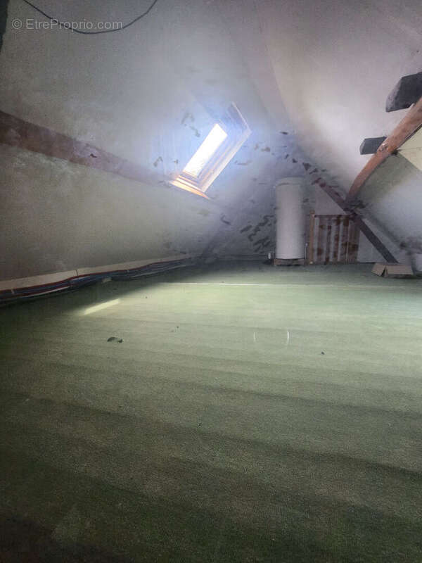 Maison à CREVECOEUR-LE-GRAND