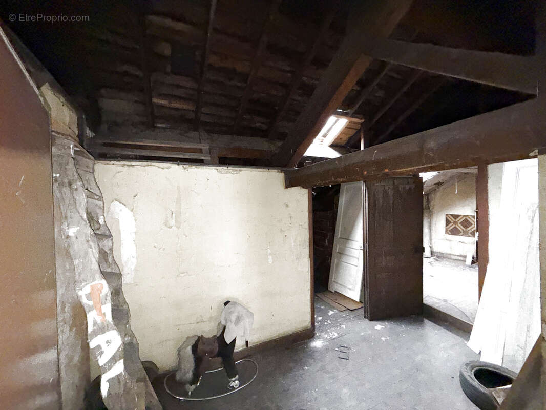 Autre à SAINT-ETIENNE