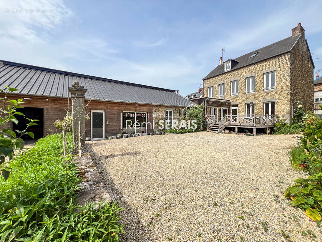 Maison à CONDE-SUR-NOIREAU