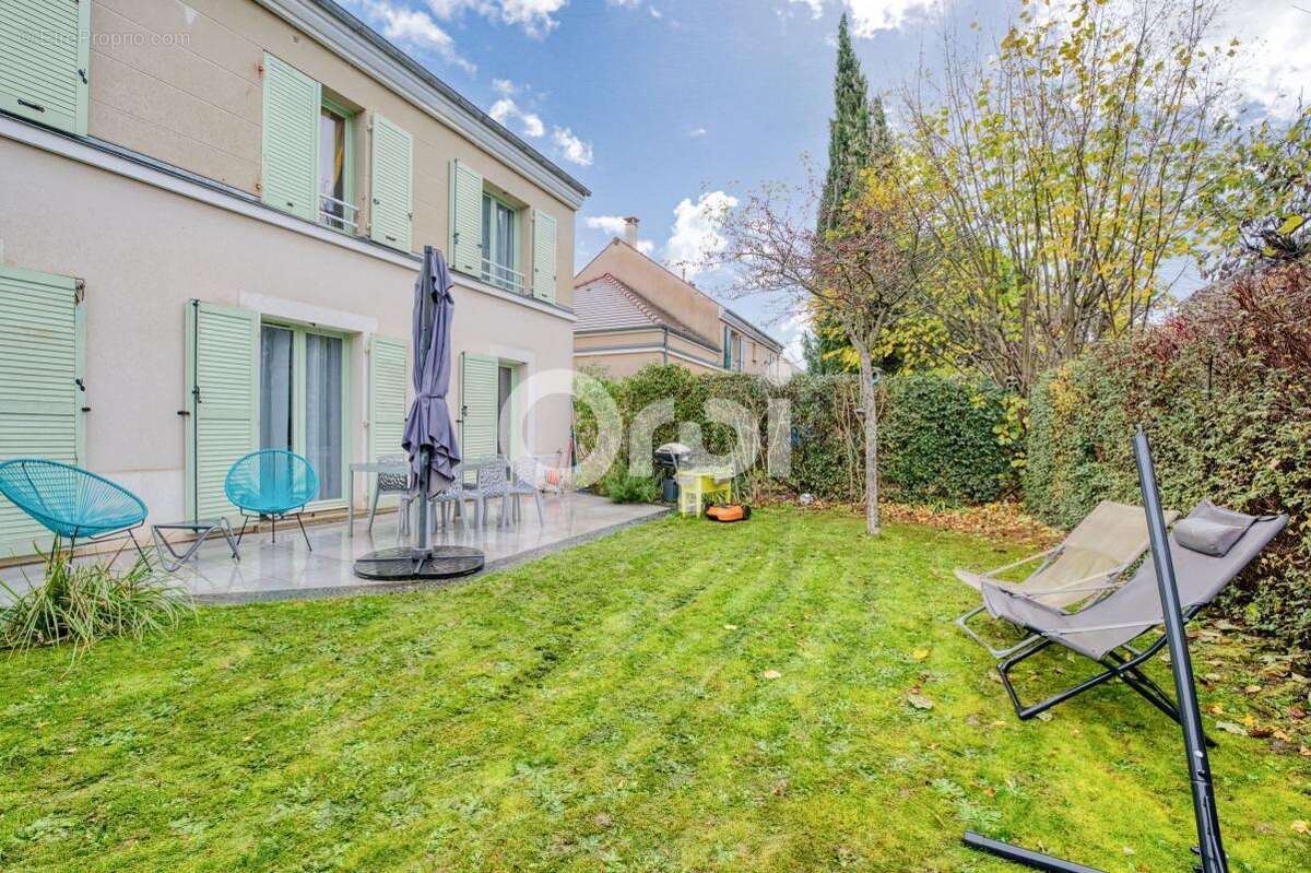 Maison à BUSSY-SAINT-GEORGES