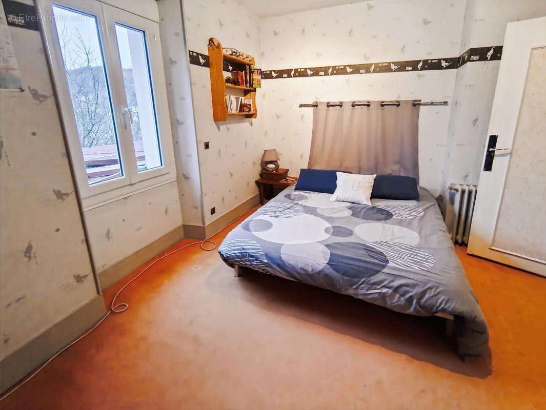 Maison à DECAZEVILLE