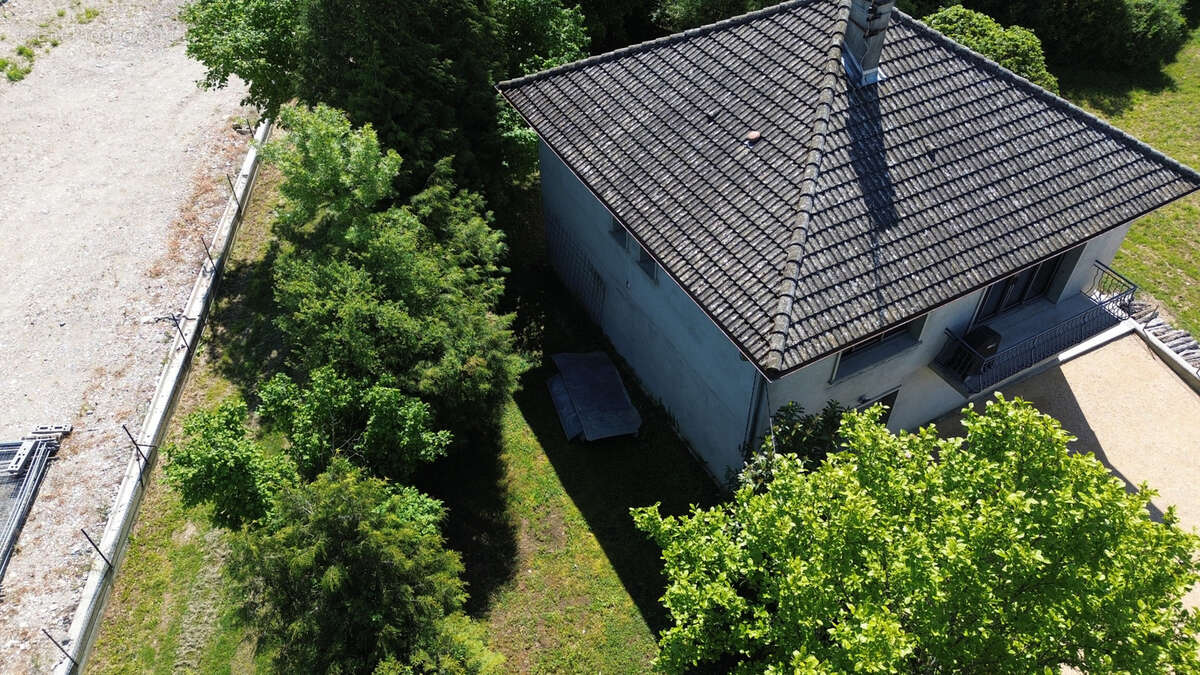 Maison à CHAZEY-BONS