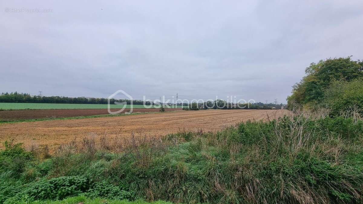 Terrain à NOYERS-BOCAGE