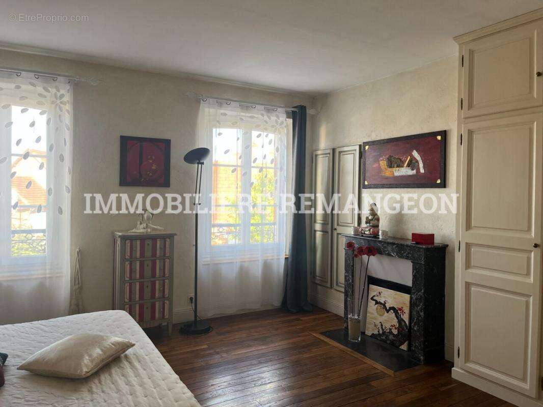 Maison à YVOY-LE-MARRON