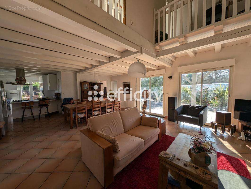 Maison à GAILLAN-EN-MEDOC