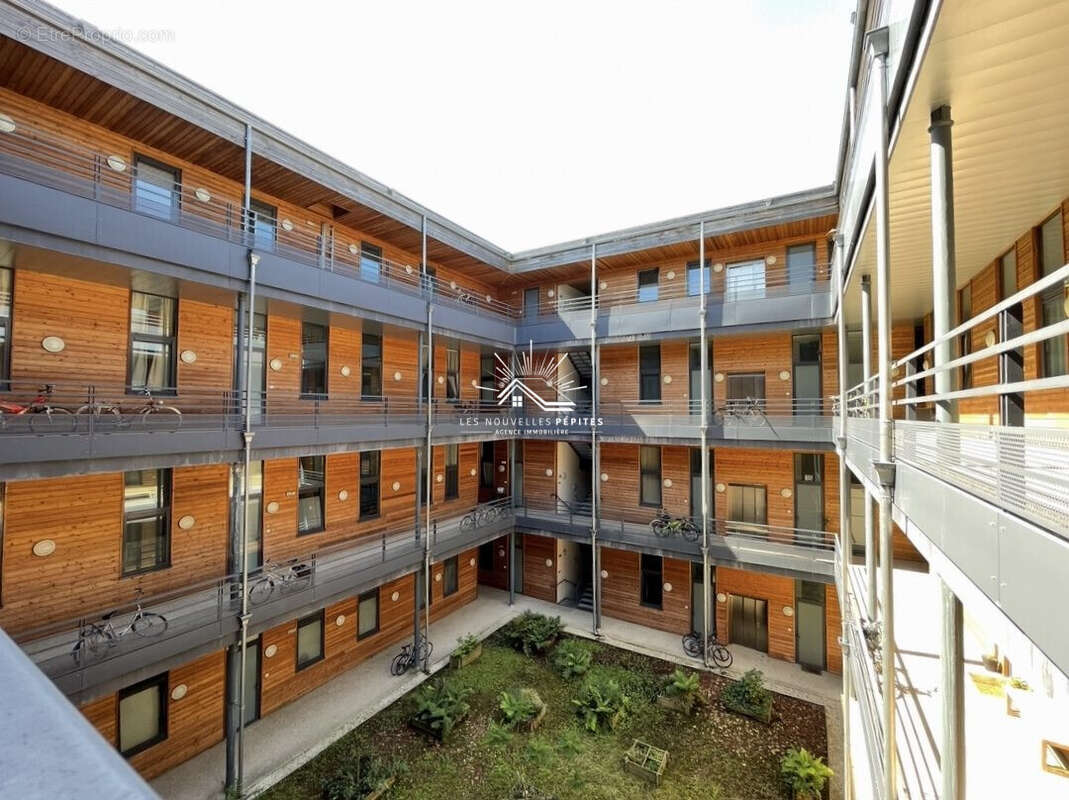 Appartement à LEZENNES