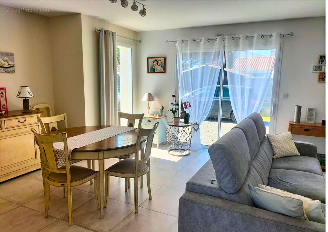 Maison à BEAUVOIR-SUR-MER