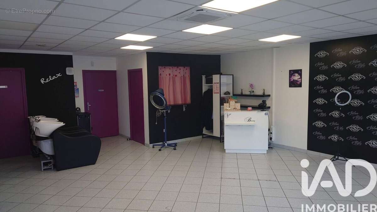 Photo 3 - Commerce à VOISENON