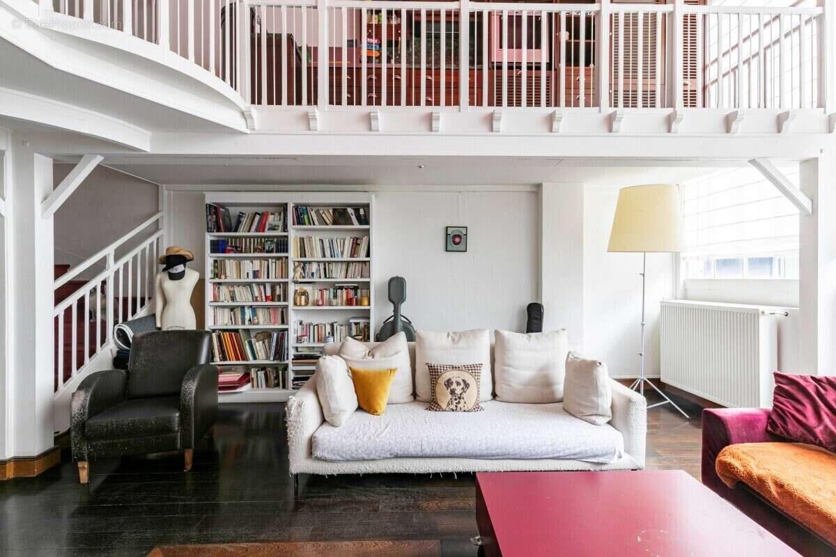 Appartement à PARIS-16E