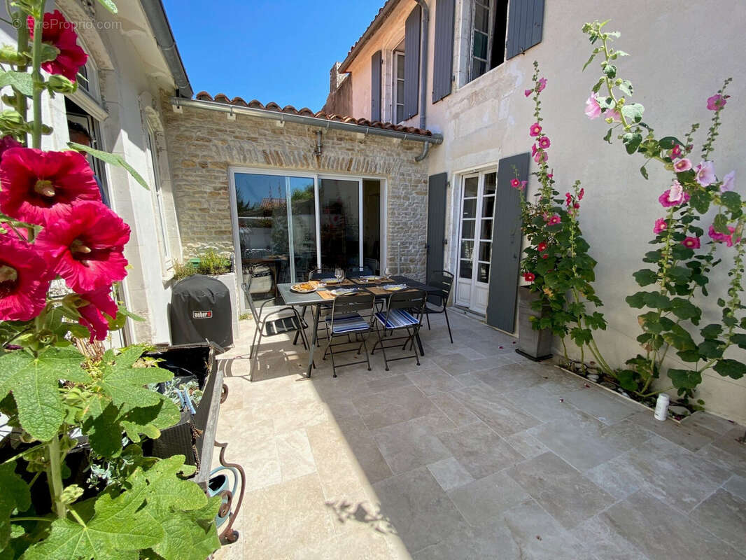 Maison 115 m² à Saint-Clement-Des-Baleines  - photo 2