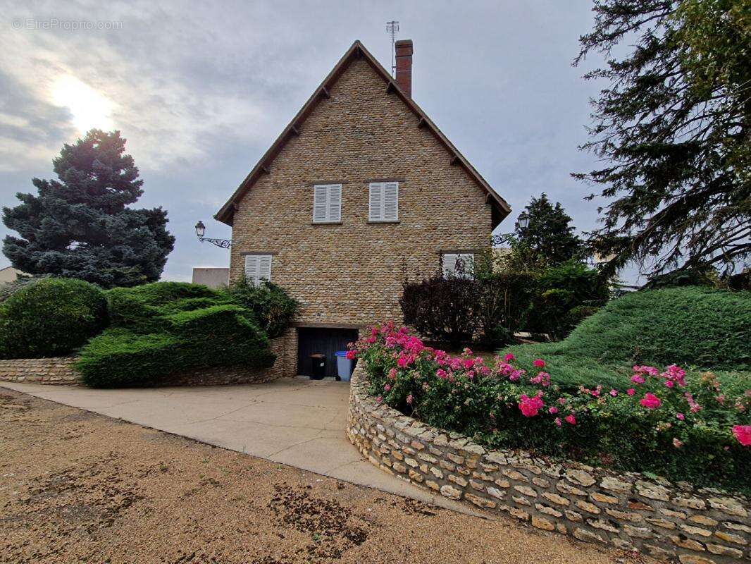 Maison 179 m² à Sainville  - photo 17