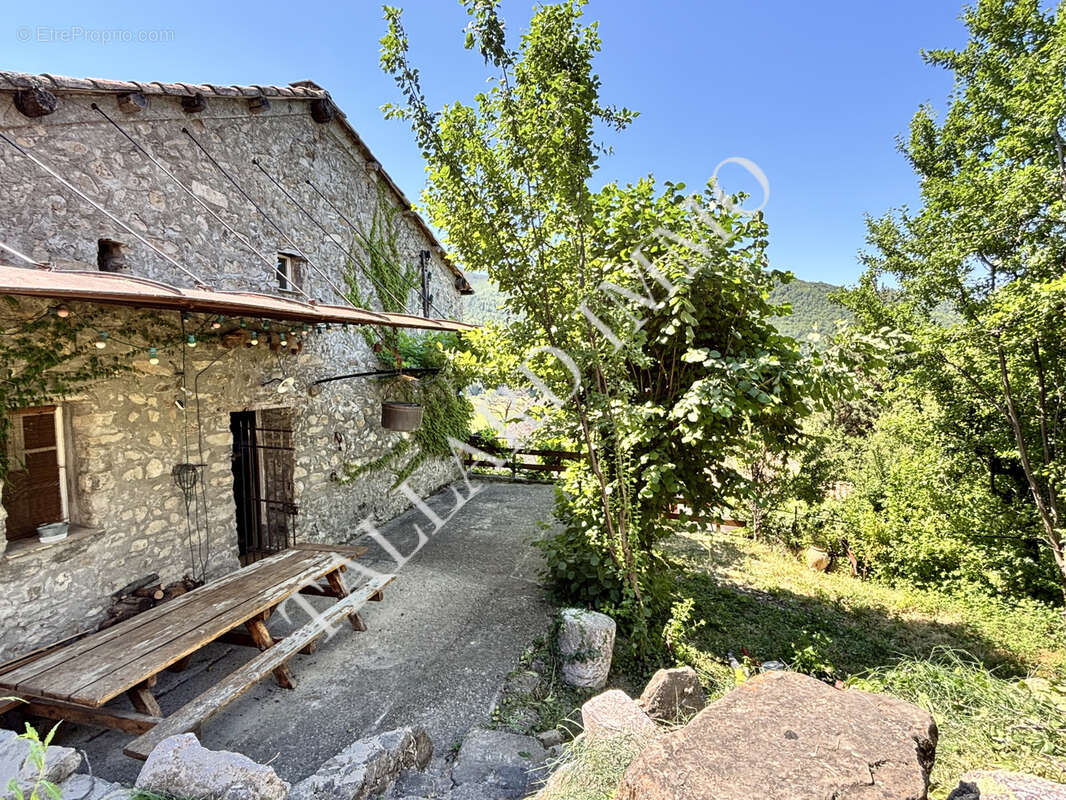 Venterol, maison 163 m2 + grages, caves et jardin. - photo 30