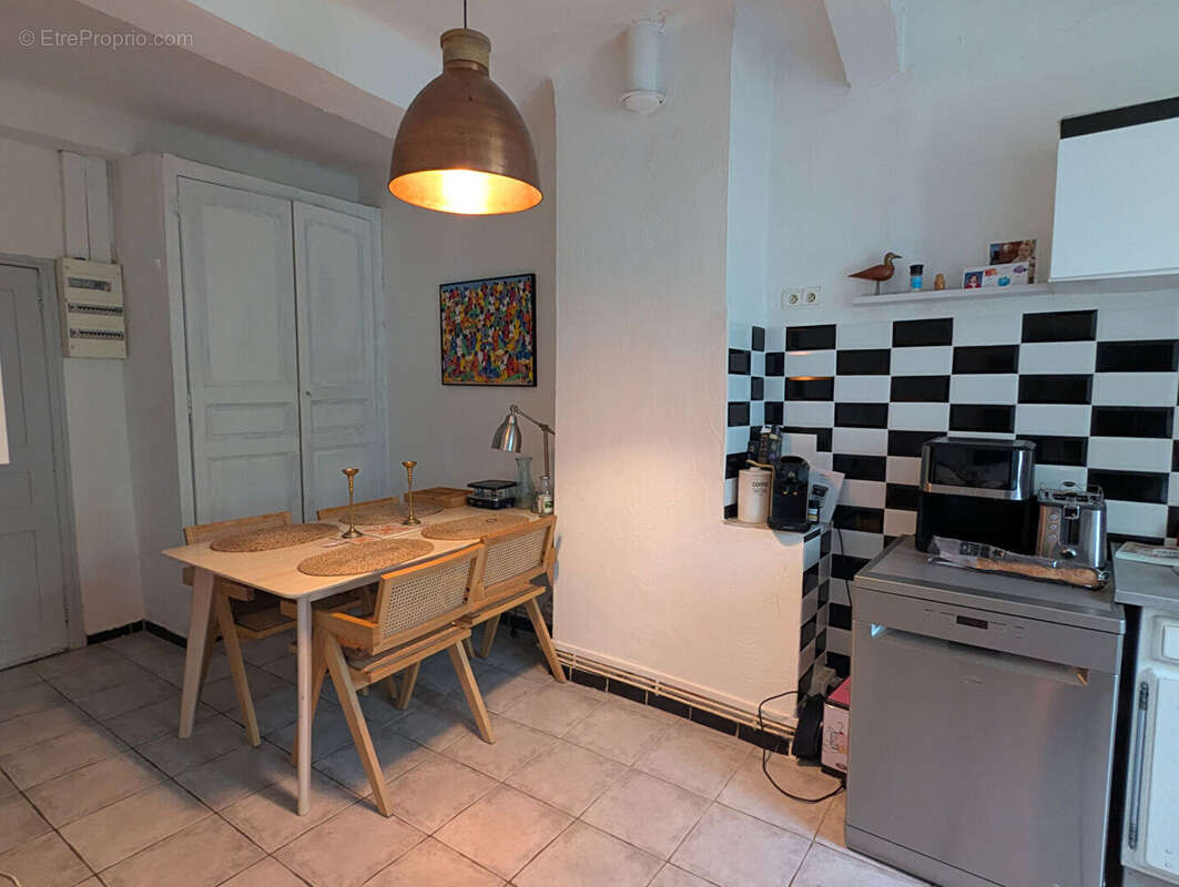 Appartement à SALERNES