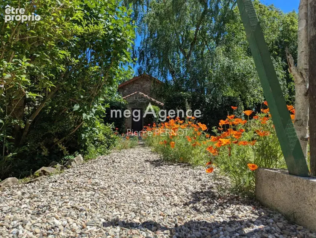 Charmante propriété en pierre avec Gîte et dépendance - photo 17